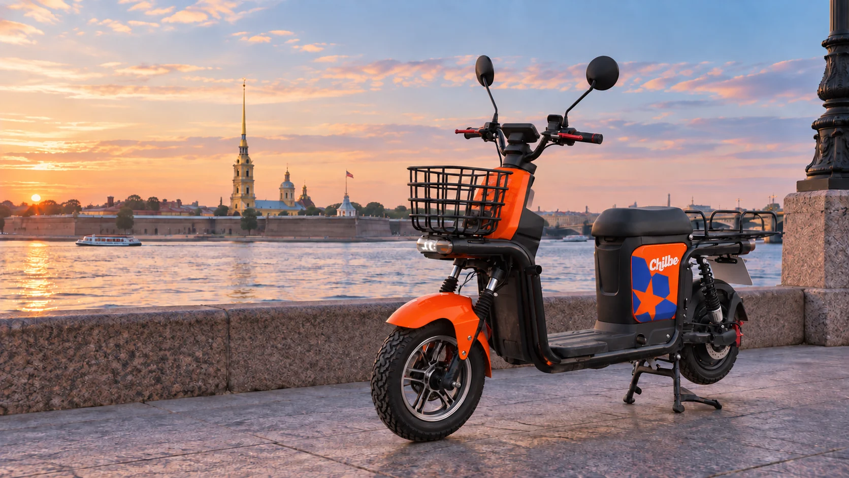 Фотоконцепт Chilbe V2 на набережной Невы с Петропавловской крепостью